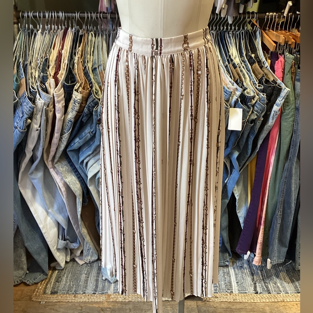 Evelyn Chain Print Pleated Midi Skirt